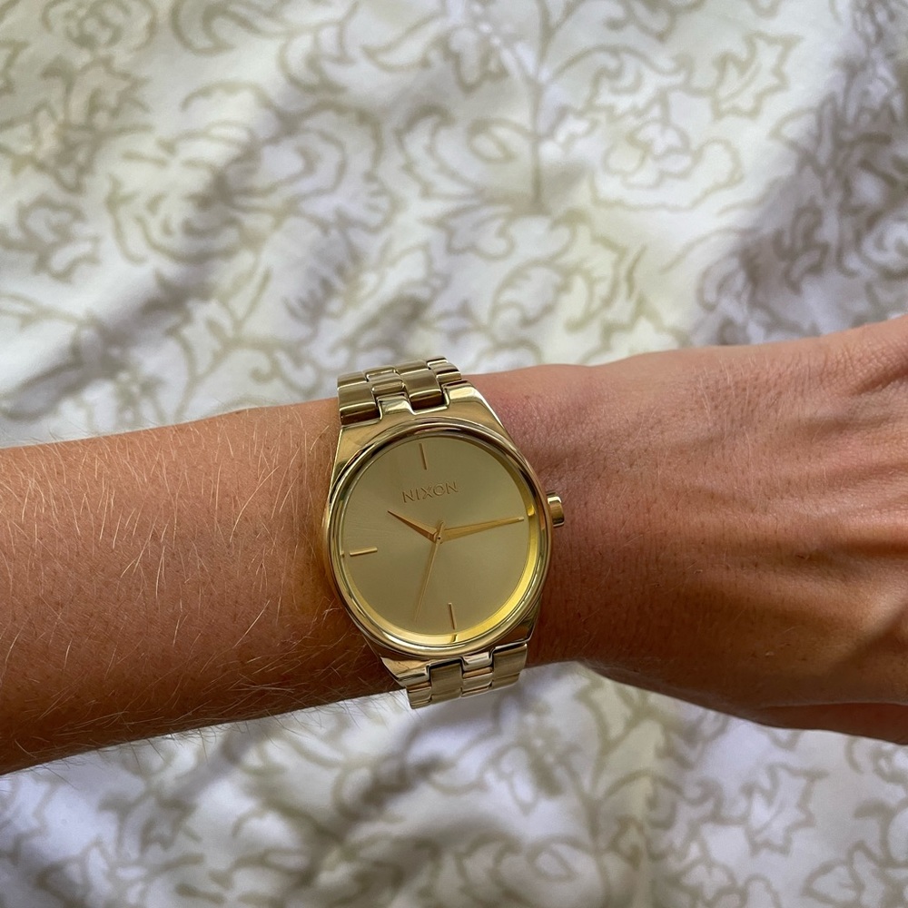 Nixon Idol Watch